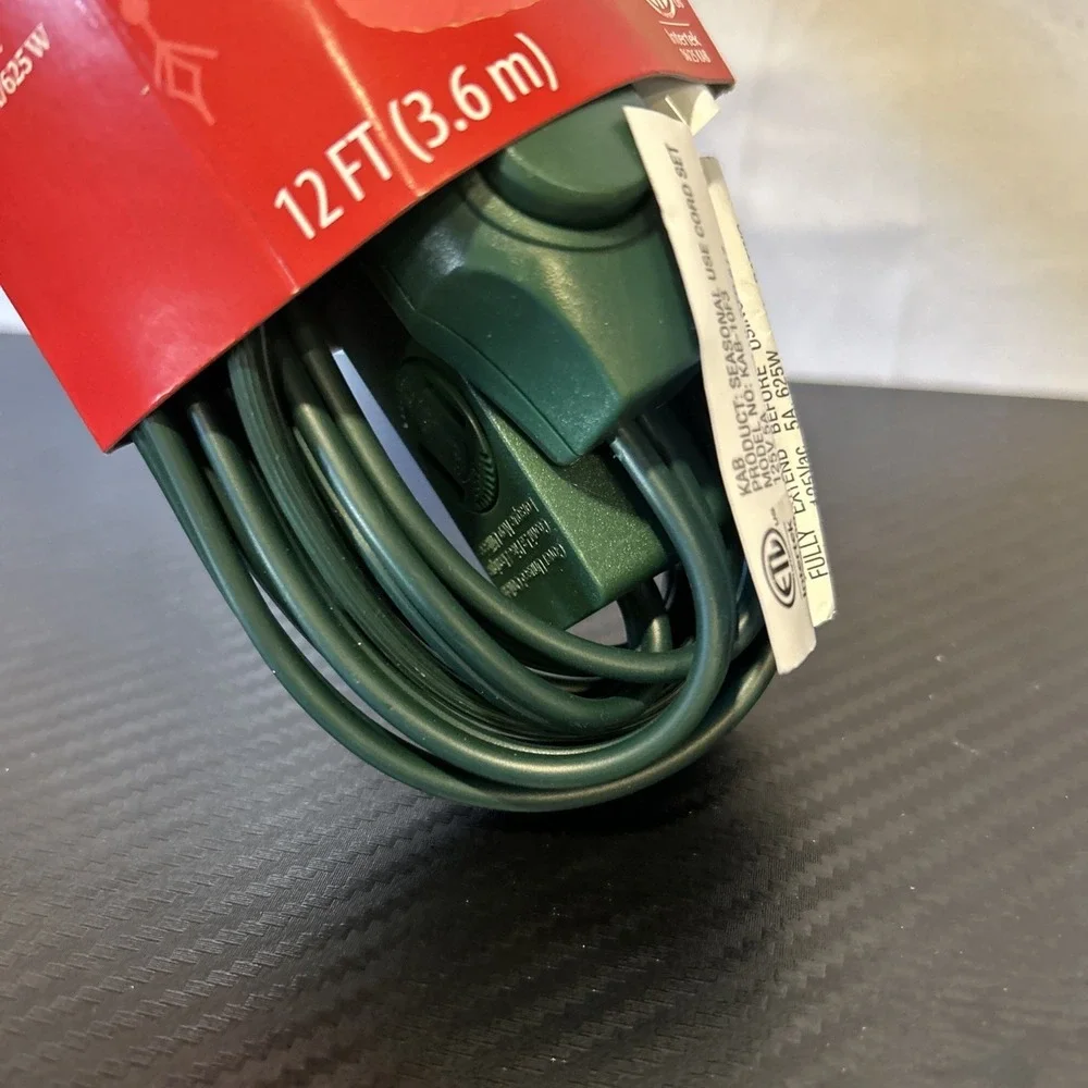Extension Cord 12 ft. 9 Outlet On/Off Switch‎ NEW